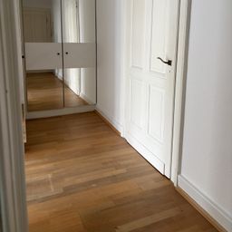2-Zimmer Altbau mit Balkon zum Verlieben: Renoviert in Pempelfort!