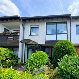 Charmantes Reihenmittelhaus mit Garten, Doppelgarage und Stellplatz in Refrath!