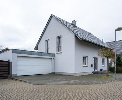 Ankommen und bleiben: Familienidyll in Erkelenz mit Garten & extra Wohnraum