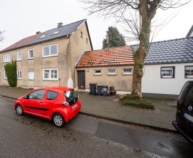 Charmante Doppelhaushälfte mit Ausbaureserve und vielseitigen Nutzungsmöglichkeiten auf 116m² Wfl.