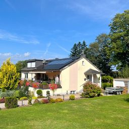 Top-saniert & keine Renovierungen nötig!  Geräumtes EFH mit ELW + Ausbaureserve! Frei ab sofort!