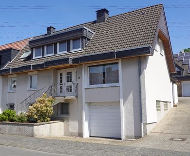 Großzügiges Einfamilienhaus mit 2 Bädern, G-WC, überdachter Terrasse und Garage in Hohenlimburg