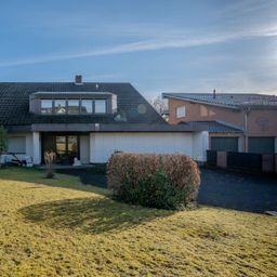 Wohnen auf fast 300m² mit Pool, Garten und Einliegerwohnung!