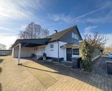 Einfamilienhaus mit Kamin, Keller, Sauna und Garage