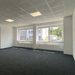 KERNSANIERTE BÜROFLÄCHE IM EG MIT LICHTKUPPEL – ca. 202 M², OPTIONAL ERWEITERBAR