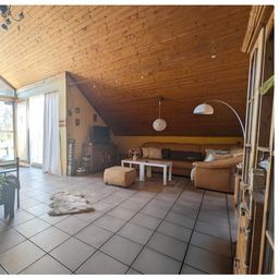 GEMÜTLICHE DACHGESCHOSS WOHNUNG MIT GARAGE IN WESEL