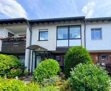 Charmantes Reihenmittelhaus mit Garten, Doppelgarage und Stellplatz in Refrath!