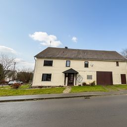 Sanierungsbedürftiges Bauernhaus mit Scheune im Ortskern!