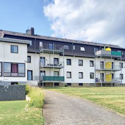 Helle 2 Zimmer Wohnung (Hochpaterre) zur Miete mit Balkon in ruhiger Wohngegend!