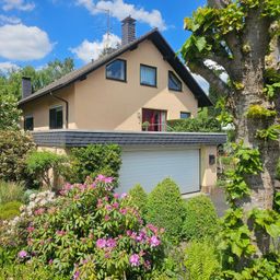 Geräumiges Einfamilienhaus mit Einliegerwohnung in ruhiger Sackgassenstraße!