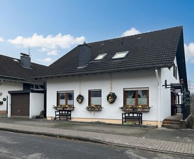 *RESERVIERT* Großzügiges Einfamilienhaus mit Einliegerwohnung in bevorzugter Lage von Siegen-Eiserfeld!