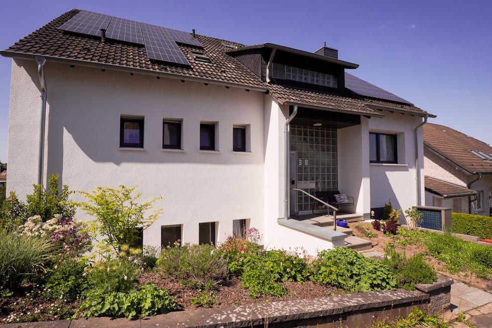 Schlafzimmer mit Balkonzugang