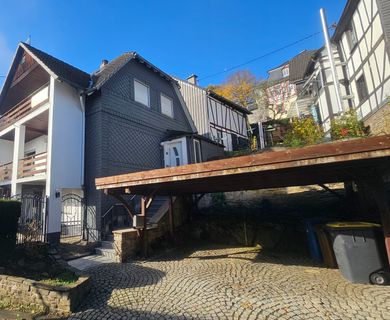 Charmantes und renoviertes Einfamilienhaus in idyllischer Burgkulisse!