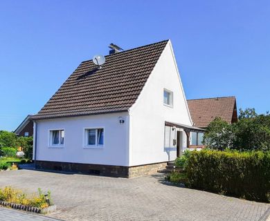 *RESERVIERT*Gepflegtes Einfamilienhaus mit großem Grundstück in ruhiger und dennoch zentraler Lage von Waldbröl!