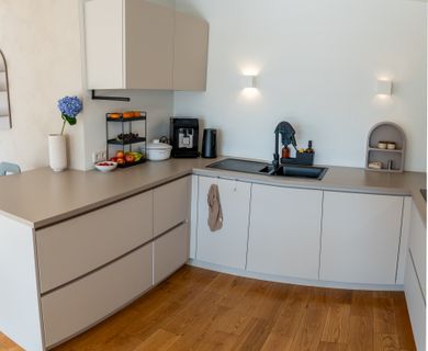 Moderne Erdgeschosswohnung mit Sauna & Garten