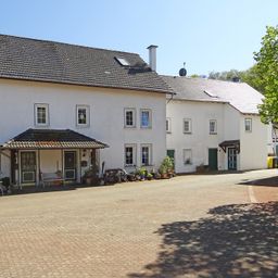 Exklusives, großzügiges Reihenhaus mit Traumgarten im Grünen zur Miete auf einem Gutshof!