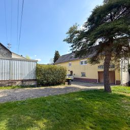 Saniertes, ehem. Fachwerkhaus in Randlage mit weitläufigem Garten & Fernblick! + Nebengebäude