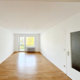 ATTRAKTIVE 3,5 ZIMMERWOHNUNG IN GUTER LAGE ZU MIETEN!