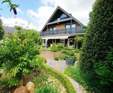 Issum-Sevelen: Freistehendes Einfamilienhaus mit idyllischem Garten