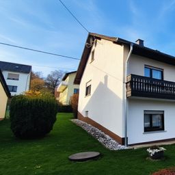 *RESERVIERT* Charmantes Einfamilienhaus in ruhiger Wohnlage von Ebernhahn – mit unverbaubarem Blick