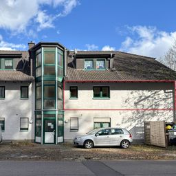 Renovierungsbedürftige Eigentumswohnung mit zwei Balkonen und Stellplatz in zentraler Lage!