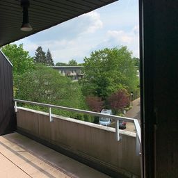 Lichtdurchflutete 2 Zimmer Wohnung mit Blick ins Grüne