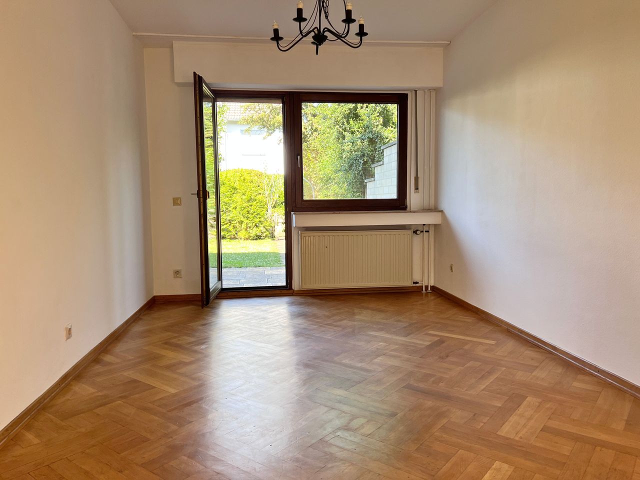 Wohnzimmer und Terrasse