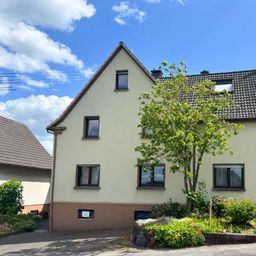 **PREISREDUZIERUNG**
Gepflegtes Ein-/Zweifamilienhaus mit viel Platz in zentrumsnaher Wohnlage von Wissen!