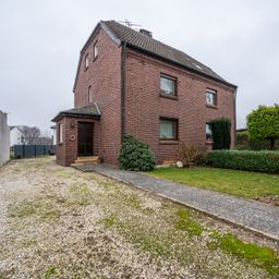 Neues Zuhause oder sichere Investition – Doppelhaushälfte mit Potenzial für Eigennutzer & Anleger