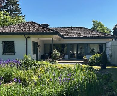 Reserviert! Schmuckstück in Hilden Süd – Bungalow mit Seltenheitscharakter auf einem traumhaften Grundstück!