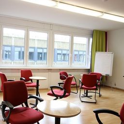 ALLES NEU! SANIERTE GEWERBEEINHEIT MIT 166 M² FLÄCHE IN KREFELD ZU MIETEN