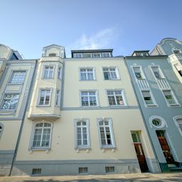 Siegburg-Zentrum, moderne, ruhige 4-Zi. Wohnung mit Balkon, Aufzug und Altbaucharme