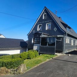 Großzügiges Wohnhaus mit vielseitigen Nutzungsmöglichkeiten – Zwei WE oder ein großes Zuhause für die ganze Familie!