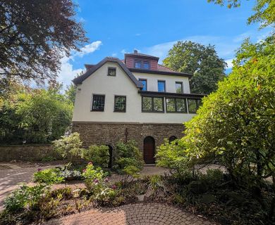Historisches Herrenhaus im Hagener Süden, aufgeteilt in zwei Eigentumswohnungen