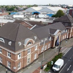 GEWERBEFLÄCHE MIT 586 m² IN TRADITIONS-LIEGENSCHAFT ZU MIETEN