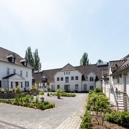 NEU: Außergewöhnliche 3-Zimmer-Maisonette-Wohnung im ehemaligen Rittergut