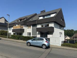 Moderne und helle Wohnung mit Balkon und attraktivem Grundriß