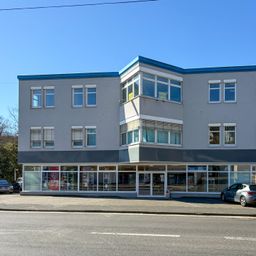 Attraktive & flexibel nutzbare Bürofläche im 2. OG, mit Aufzug in guter Lage. 
Auch teilbar für 2 Mietparteien nutzbar!