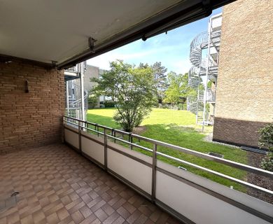 Düsseldorf-Heerdt: 3-Zimmer-Balkonwohnung mit TG-Platz!