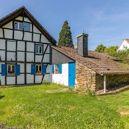 ***ROMANTISCHES FACHWERKHAUS***