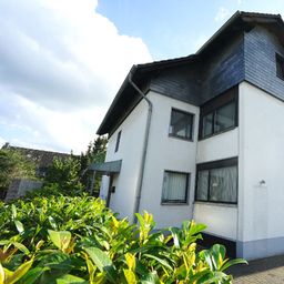 Zentrale Lage mit optimaler Verkehrsanbindung: frst. Haus mit 2 Einheiten in Lev.-Schlebusch!