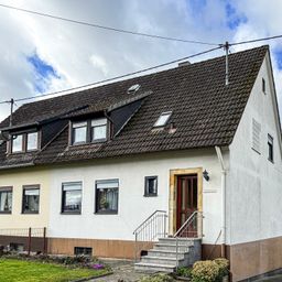 Solides Wohnhaus mit Potenzial – am Ortsrand (Sackgasse) gelegen!