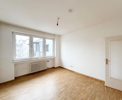 SANIERTE 2-ZIMMERWOHNUNG IN DER STADTMITTE ZU MIETEN!