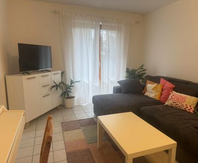 Refrath: 2-Zimmer-Wohnung im Erdgeschoss mit Terrasse