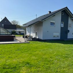 Modernes Einfamilienhaus mit stilvollem Garten, Pool & eigenem Friseursalon in ruhiger Lage nahe Hamm