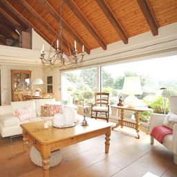 Traumhafte Maisonettewohnung mit ca. 130 m² Wfl./Nfl., Garage und Naturblick in Lev.-Bg.-Neukirchen!