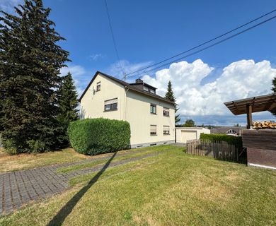 Top gepflegtes Zwei-Familien-Haus mit großem Garten in bester Lage von Wallmerod!
