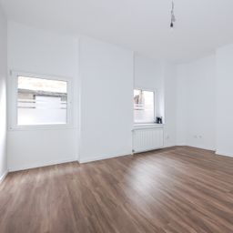 Sofort bezugsfreie Erdgeschoss-Wohnung in Denkmalschutz-Immobilie in Mülheim