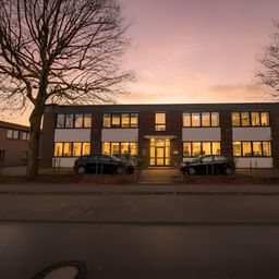 EXKLUSIVE BÜROFLÄCHE MIT LAGERHALLEN ZU MIETEN!