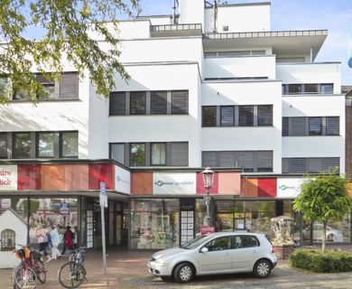 Moderne Praxisfläche in einem Ärztehaus in der Duisdorfer Fußgängerzone – 167 m²